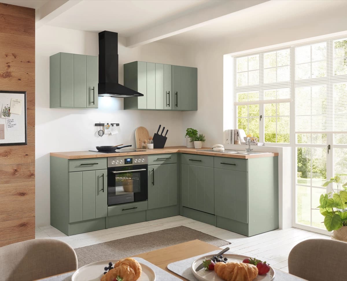 Cocina en L Respekta Anton · 220 cm · estilo campestre verde caña, con juego de horno y placa